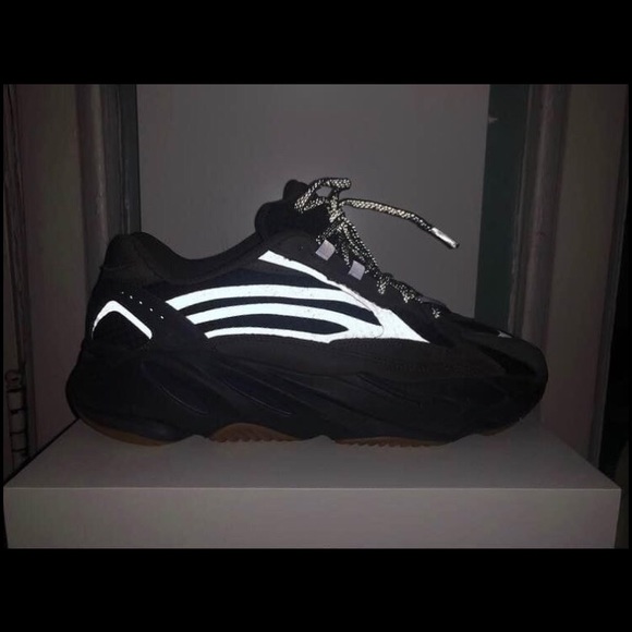 Yeezy 700 - Picture 1 of 7